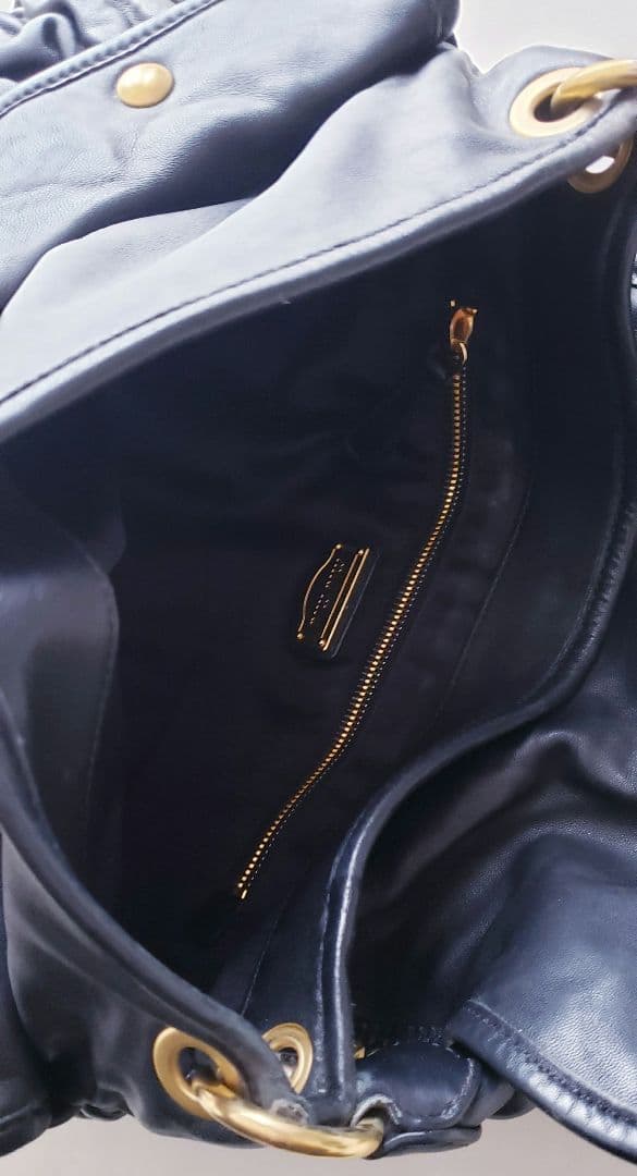 MIUMIU マテラッセ ブラック