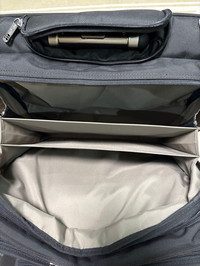 『値下げしました』Victorinox ブラック キャリーケース 中型