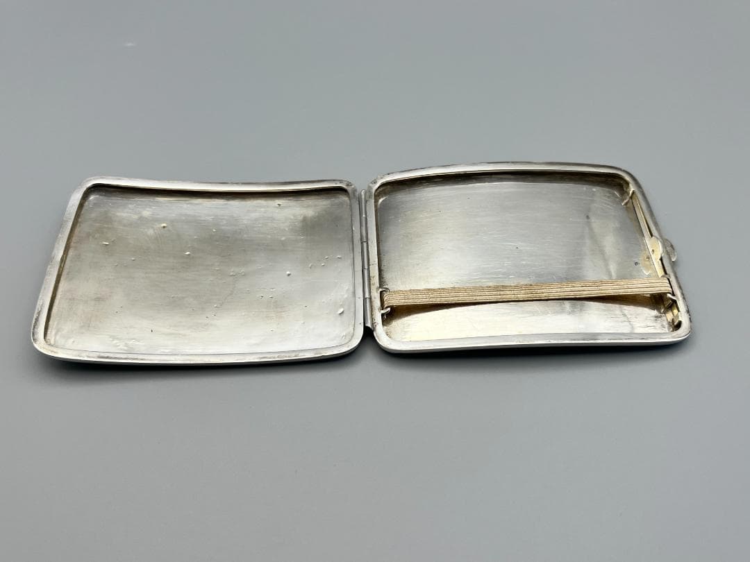 銀製　シガレットケース　唐草文　両面手彫　煙草入れ　タバコケース 　重量125g