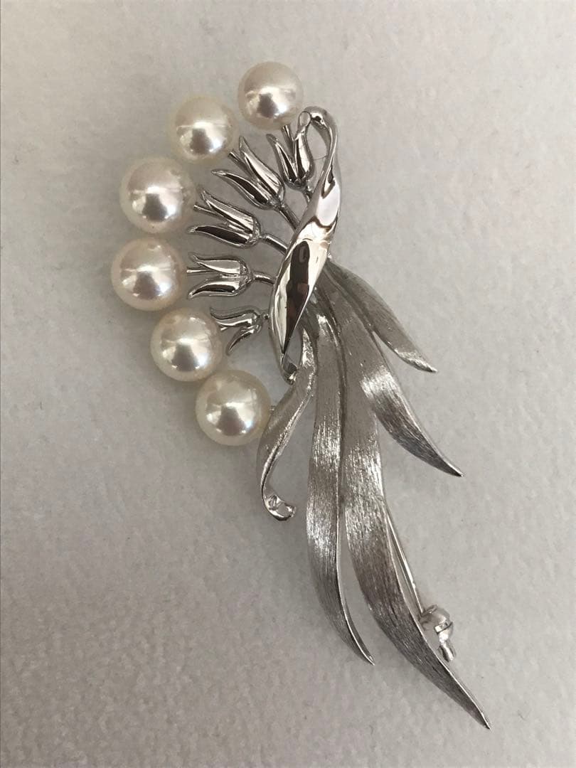 週末限定お値下げ！【未使用級！】ミキモト パール6珠　フラワーブーケ　ブローチ