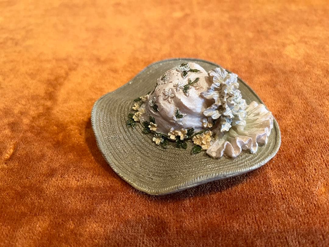 アンティーク 帽子と靴とバッグの置物セット