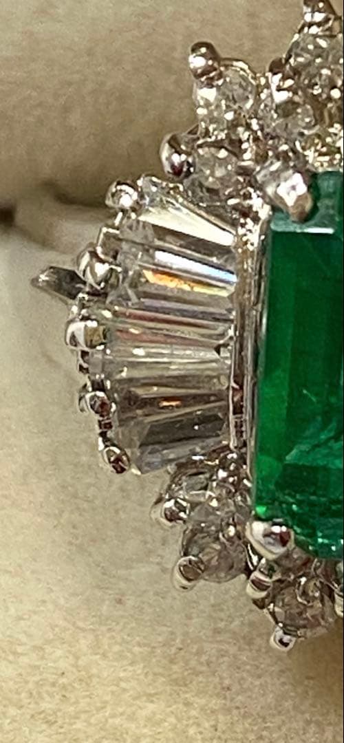 エメラルドカット エメラルド リング