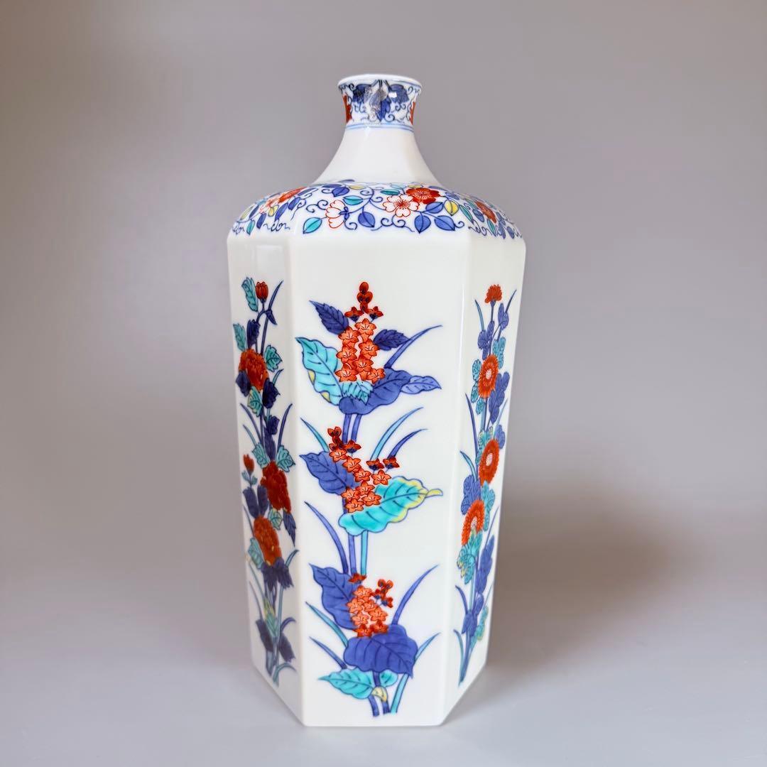 名工　十二代今泉今右衛門　「色鍋島花文様花器」　二重共箱　六角形　名品