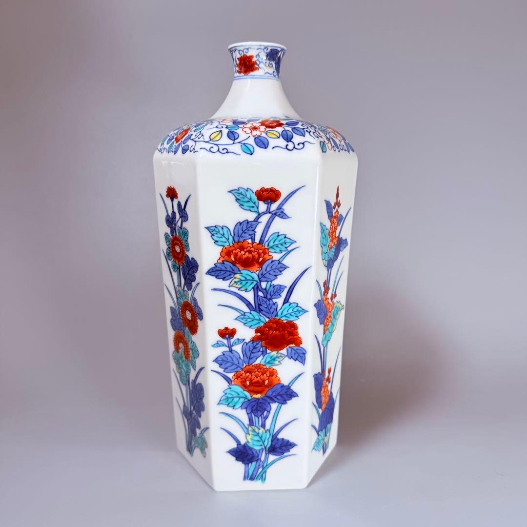 名工　十二代今泉今右衛門　「色鍋島花文様花器」　二重共箱　六角形　名品