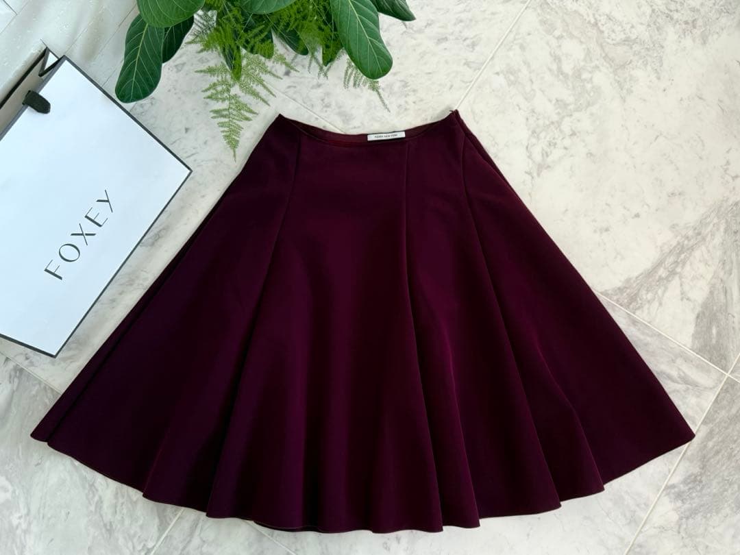 未使用級❣️FOXEY/フォクシーニューヨーク スカート 38 バーガンディ