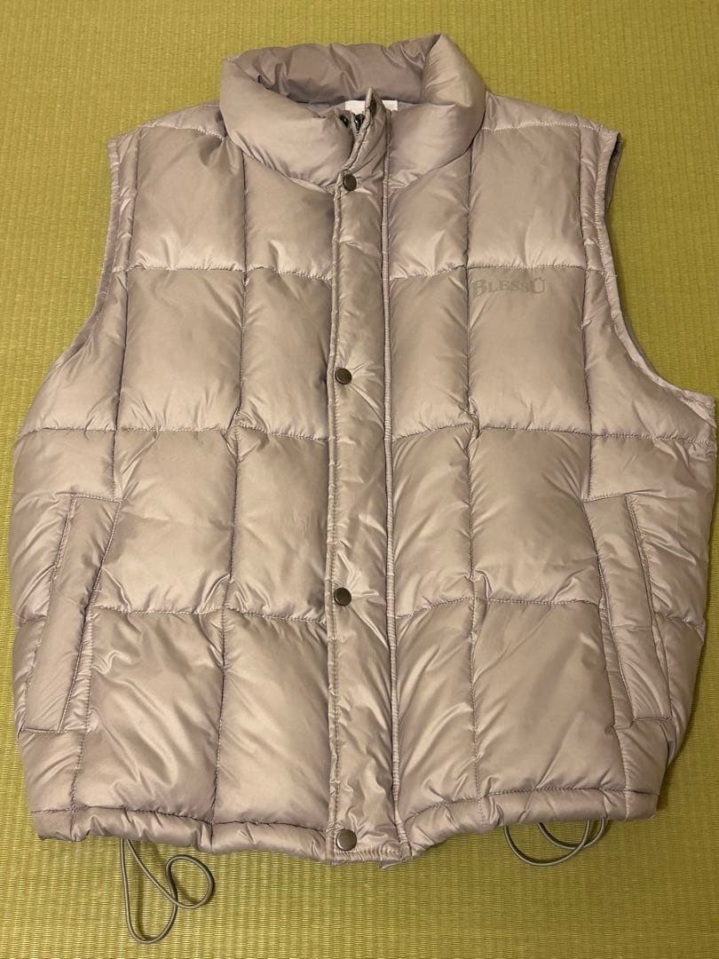 BLESS U ブレスユー ダウンベスト かつき着用