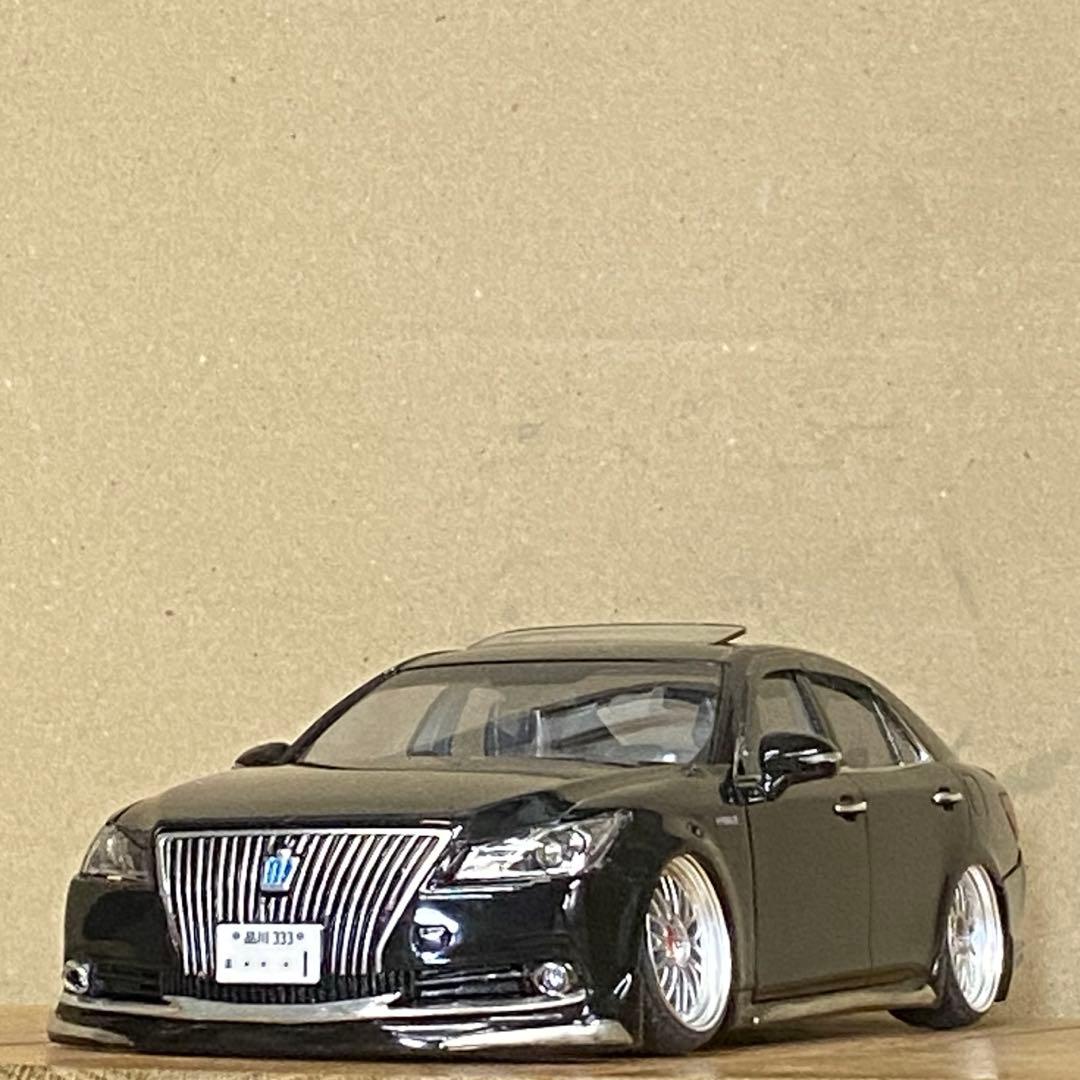 プラモデル完成品　 アオシマ 1/24 クラウンロイヤル　 21マジェスタ化