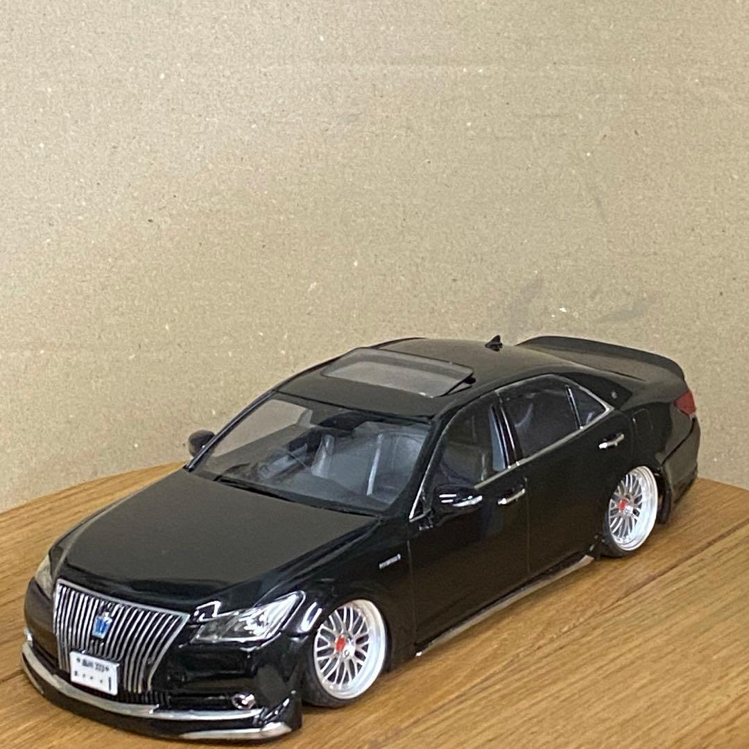 プラモデル完成品　 アオシマ 1/24 クラウンロイヤル　 21マジェスタ化