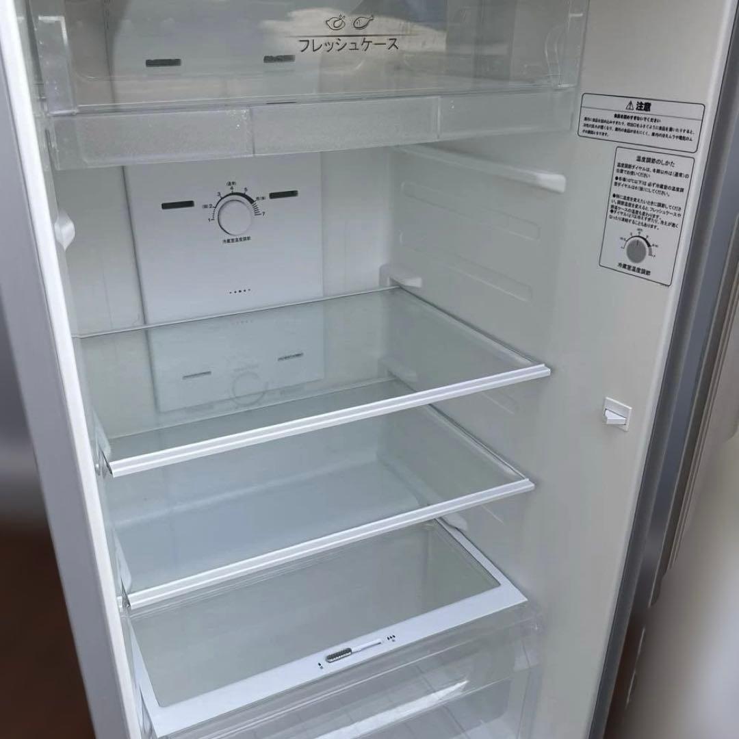 送料込 Hisense 冷蔵庫 227L スリム大容量 鏡面 省エネタイプ