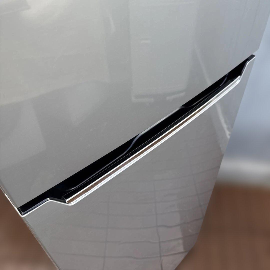 送料込 Hisense 冷蔵庫 227L スリム大容量 鏡面 省エネタイプ