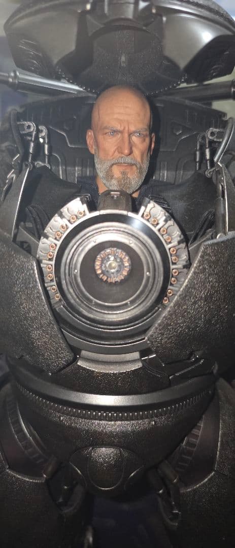 hottoys 『アイアンマン』１／６スケールフィギュア　アイアンモンガー