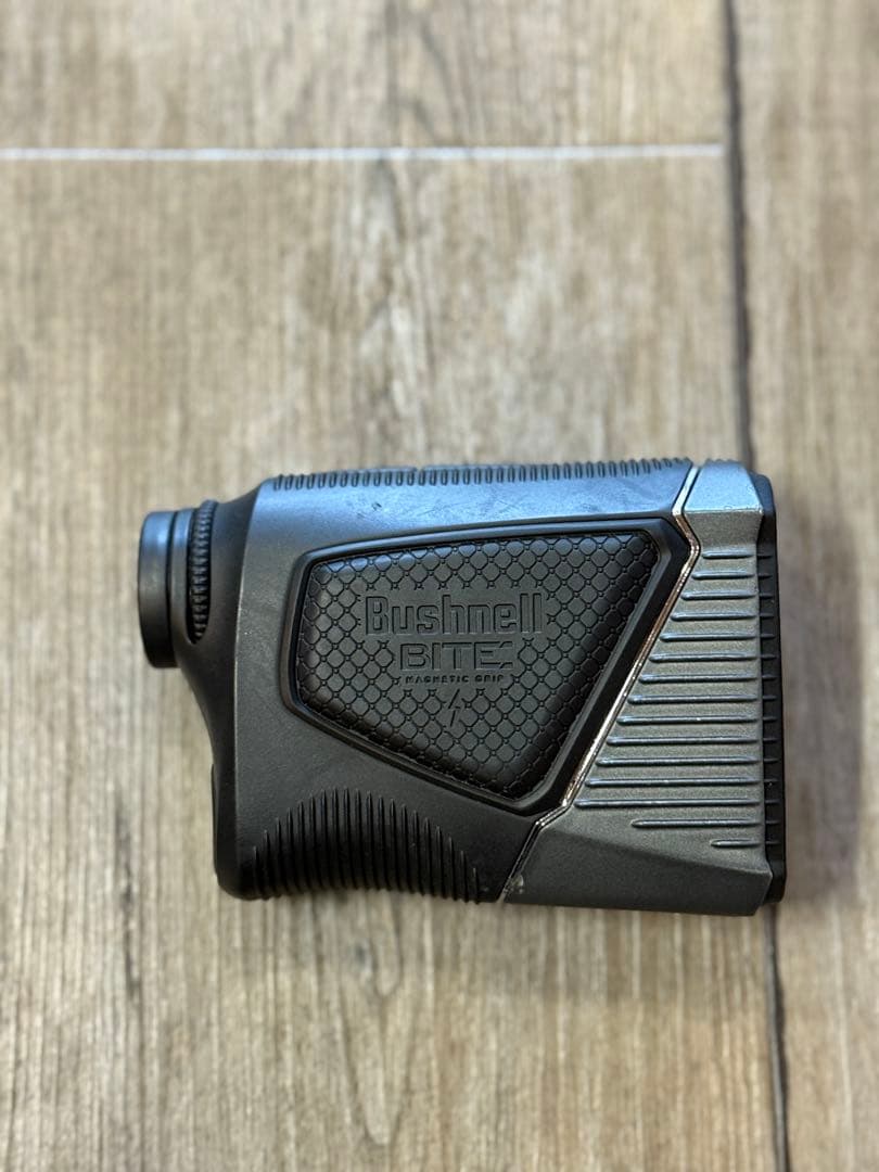 Bushnell Pro XE ゴルフ用距離計