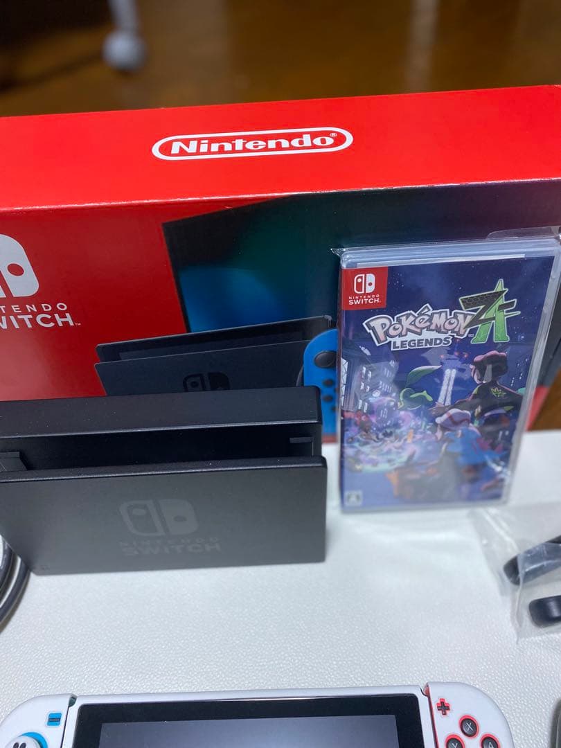Nintendo Switch ホワイト/レッド 本体 ポケモンソフト付き