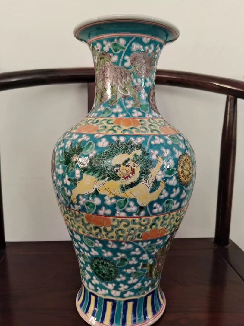 中国古美術品 清康熙緑地着花獅子紋魚尾瓶 工芸品 置物