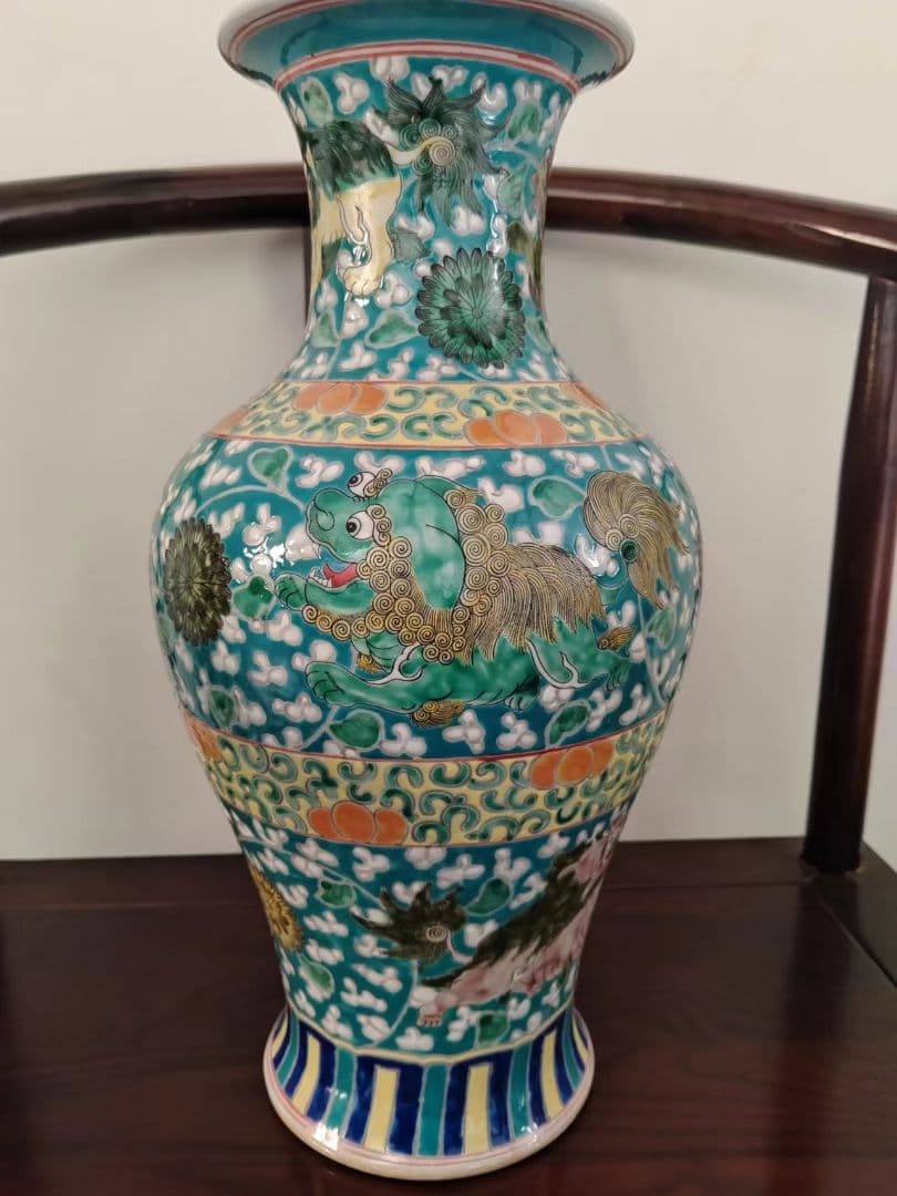 中国古美術品 清康熙緑地着花獅子紋魚尾瓶 工芸品 置物
