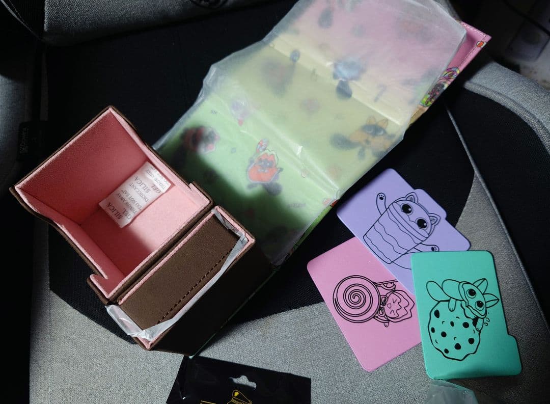 【遊戯王】ヤミーデッキケース＆スリーブ100枚すべて新品【ドイツ製】