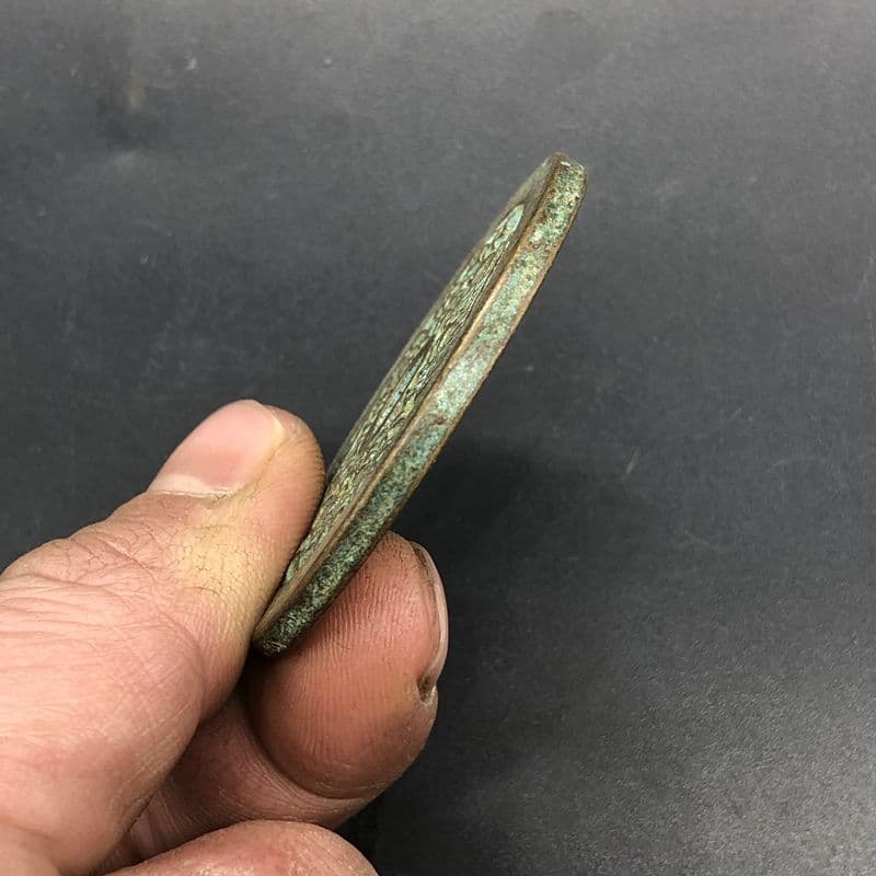 昔游雑道教張天師はお金を使いすぎて呪呪を使いすぎてパルプ老道を包む