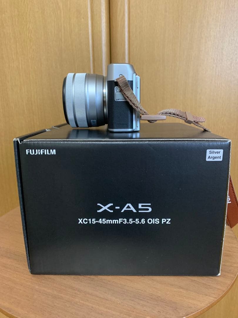 FUJIFILM X-A5 ミラーレスカメラ一眼カメラシルバー X-A5LK-S