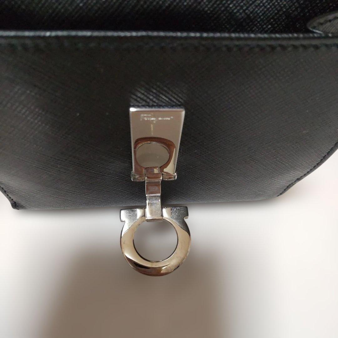 Salvatore　Ferragamo　未使用二つ折り財布　ガンチーニ