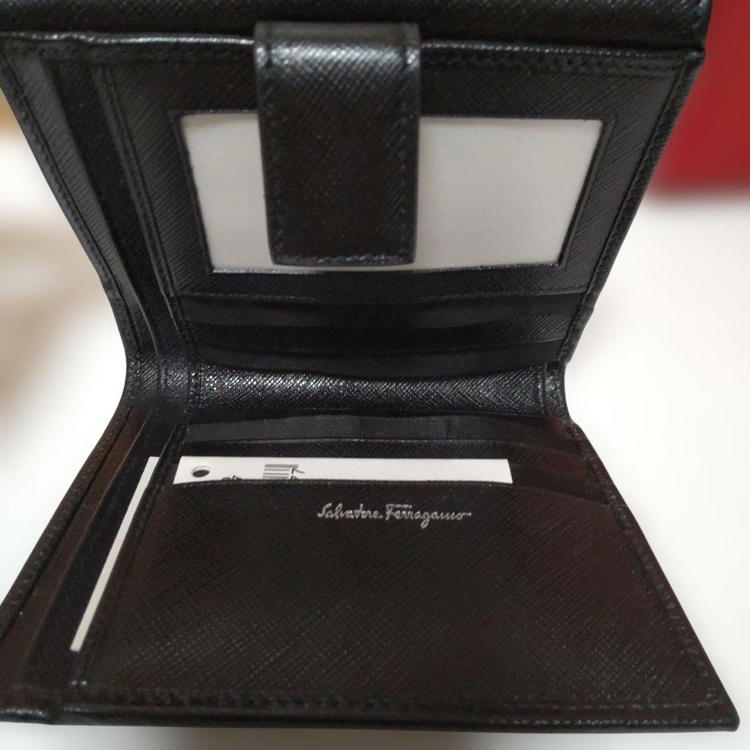 Salvatore　Ferragamo　未使用二つ折り財布　ガンチーニ