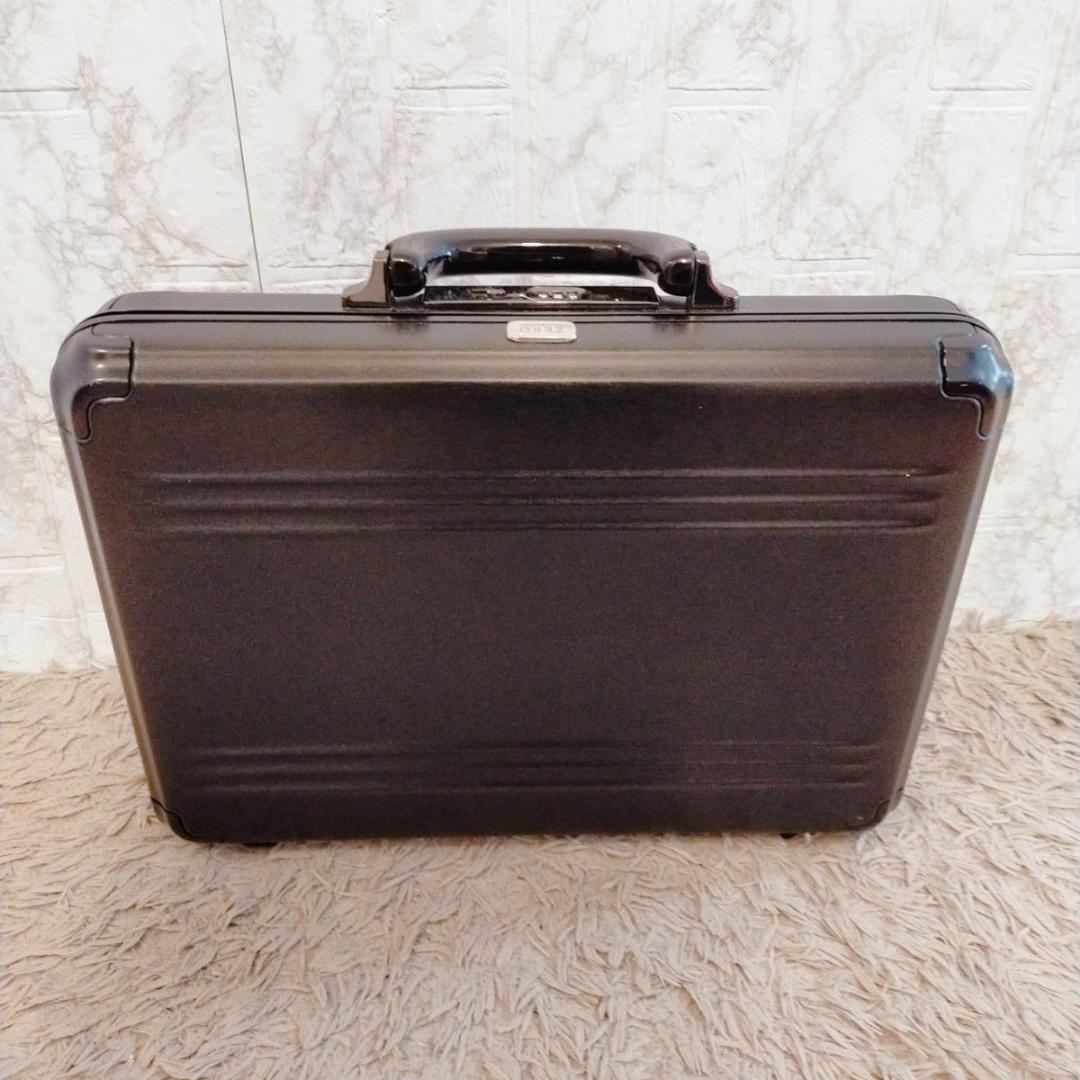 新作　ゼロハリバートン PURSUIT ALUMINUM アタッシュケース