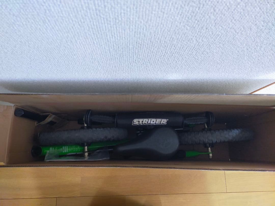 ストライダー　スポーツモデル　グリーン　正規品　バランスバイク　12インチ