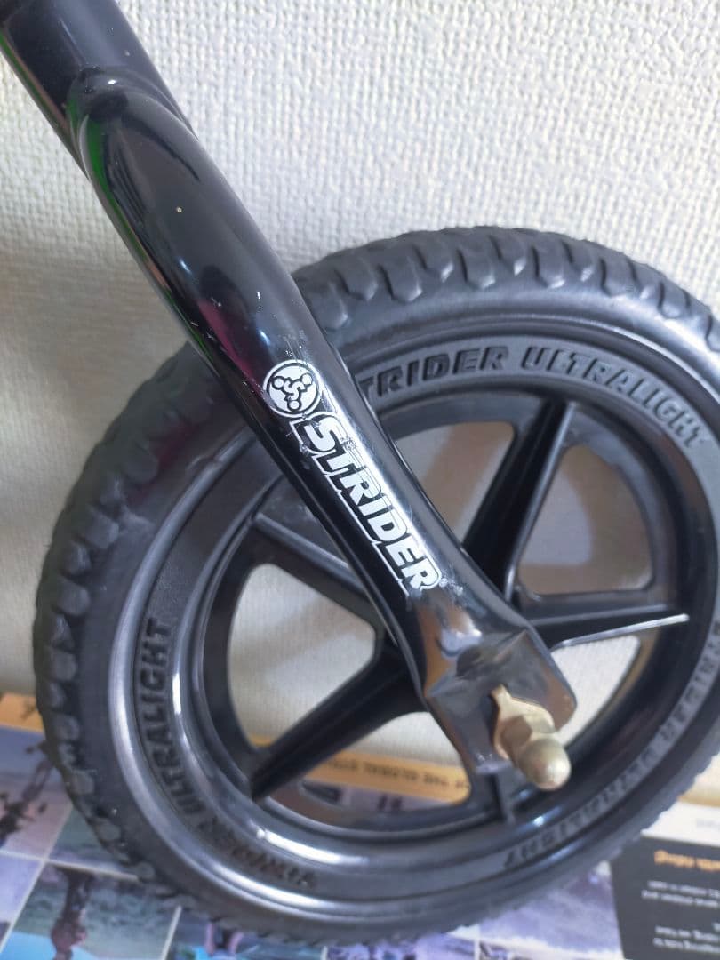 ストライダー　スポーツモデル　グリーン　正規品　バランスバイク　12インチ