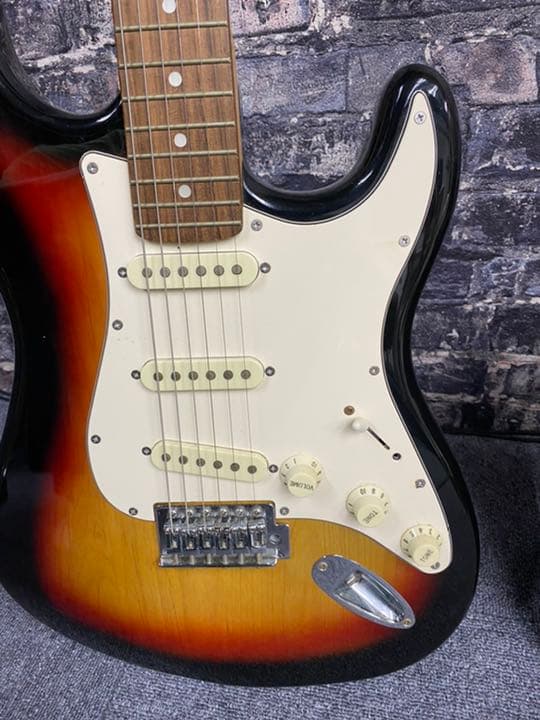 エレキギターとアンプ