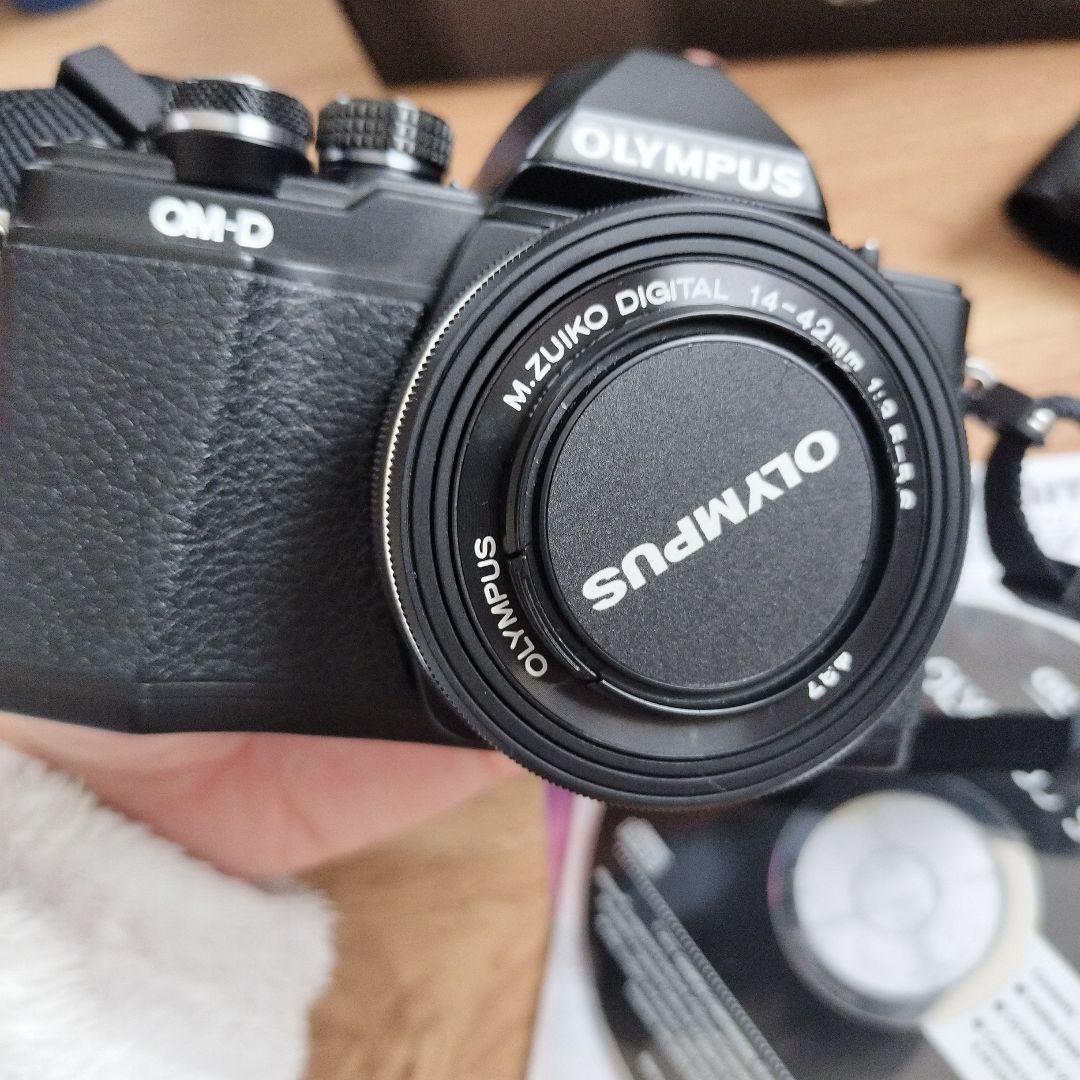 OLYMPUS OM-D E-M10 Mark II ダブルズームキット
