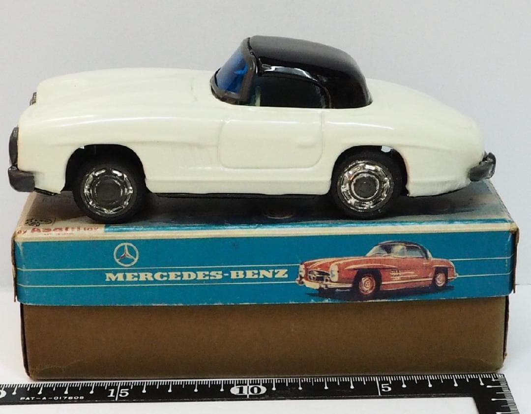 旭玩具【メルセデス ベンツ300SLロードスター白】ブリキtin car【箱付】