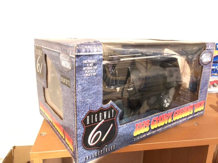 1974 シェビーバン　1/16 ミニカー