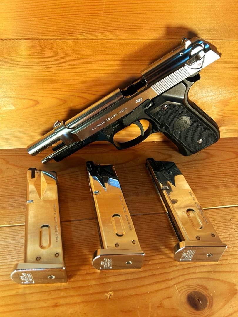 東京マルイ　‼️M92F ガスブローバック‼️　マガジン3本　　総額定価25960円