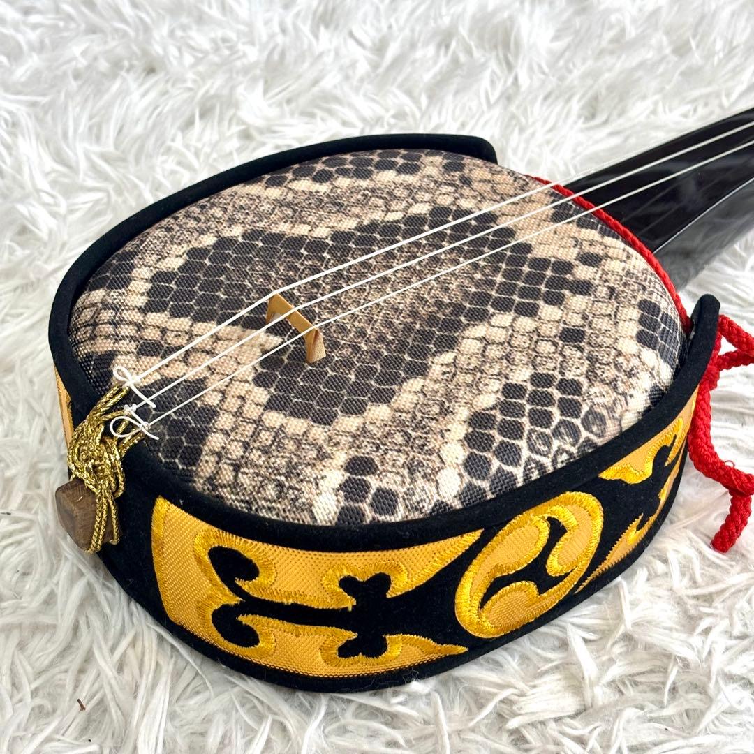 ✨美品✨沖縄三線 三味線 人工革　合皮 ヘビ柄　ソフトケース付 民族楽器 弦楽器