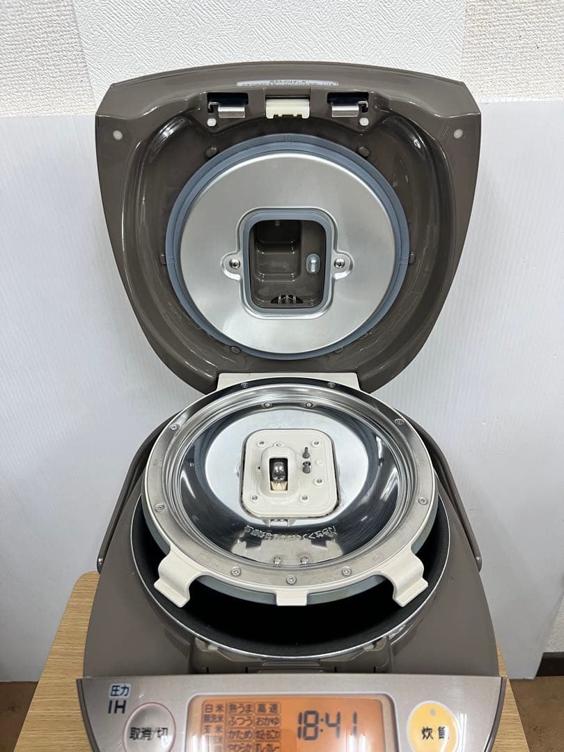 Panasonic 圧力IH炊飯器 SR-PA181 （2012年製）