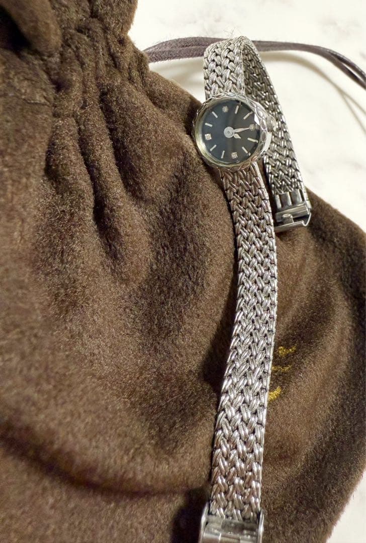 agete ラウンドフェイスウオッチ　時計　シルバーカラー　傷あり