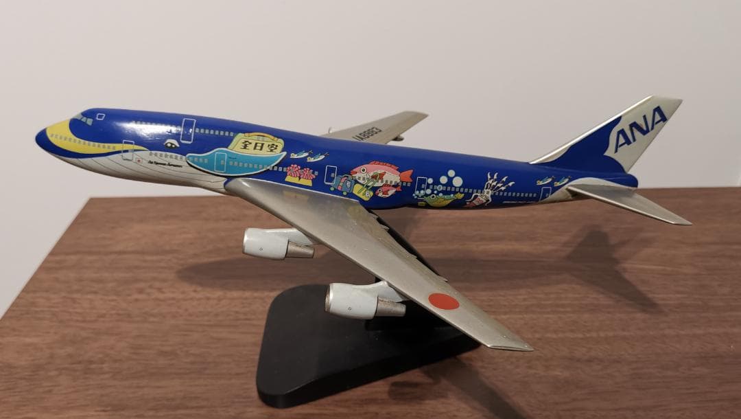 マリンジャンボ 747-400D ANA 【木造模型】　スケール 1/200
