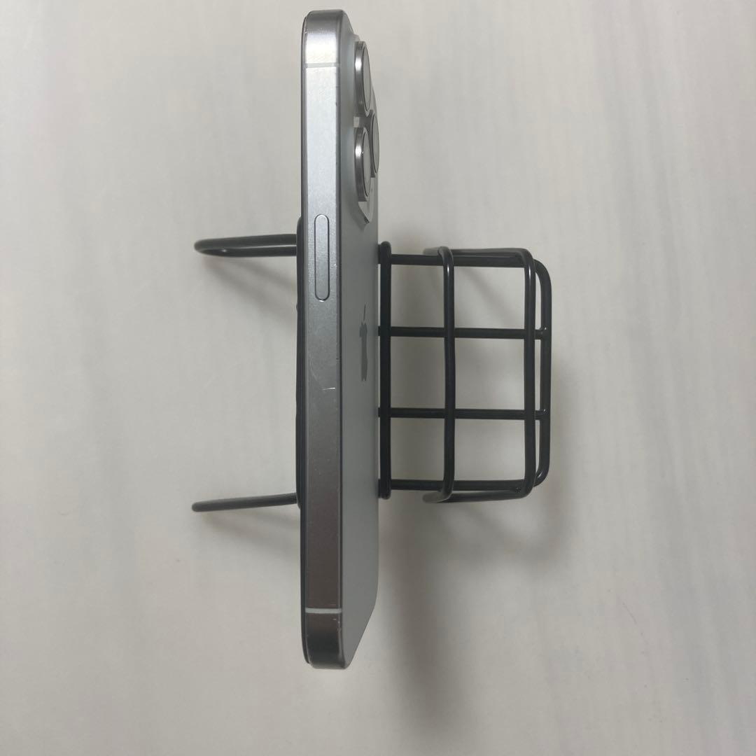 iPhone 15 proホワイト 128GB iPhone本体　ジャンク