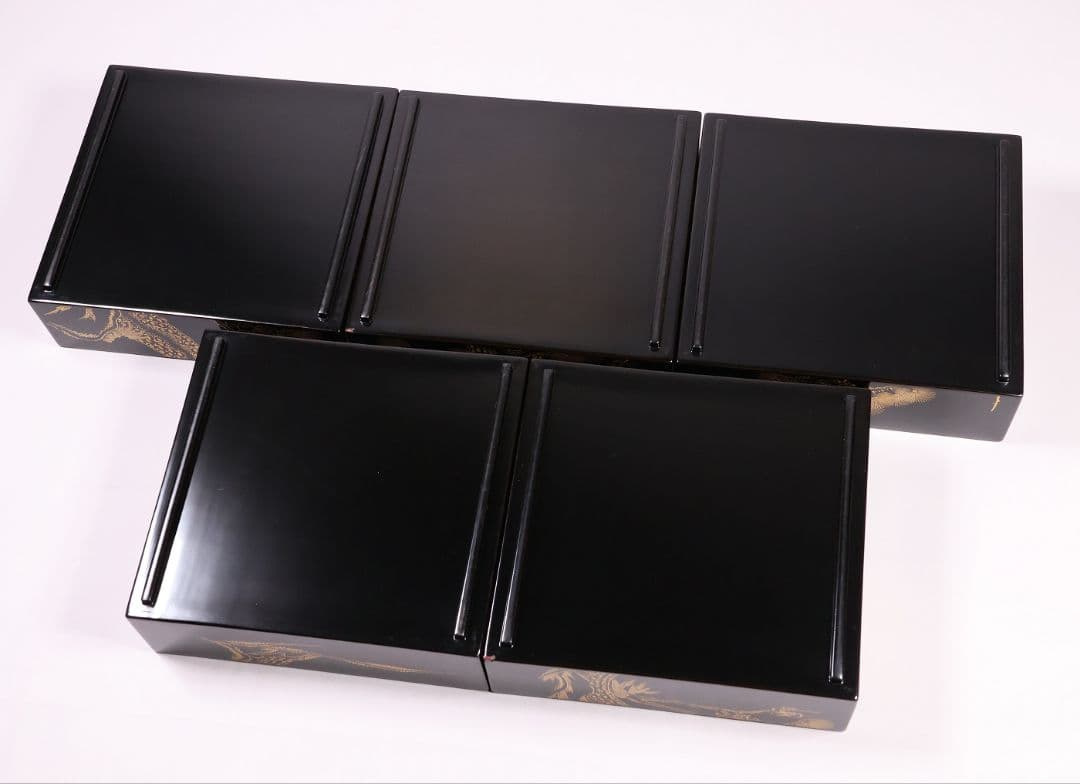 輪島塗 森漆器店 沈金 丸に蔦家紋 松竹梅 五段重箱 黒 朱 木製【MB57】