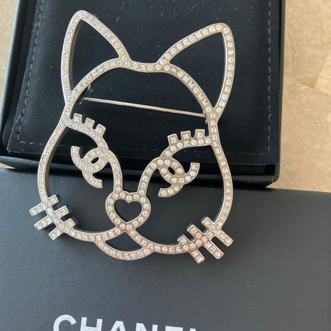 シャネル　ブローチ　シュペット猫