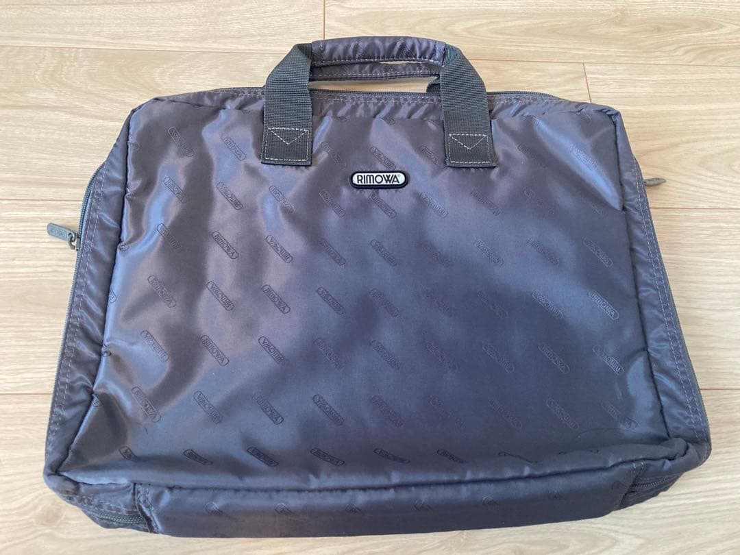 ★ RIMOWA リモワ　ステルス　ビジネストロリー4輪　ブラック　重厚感