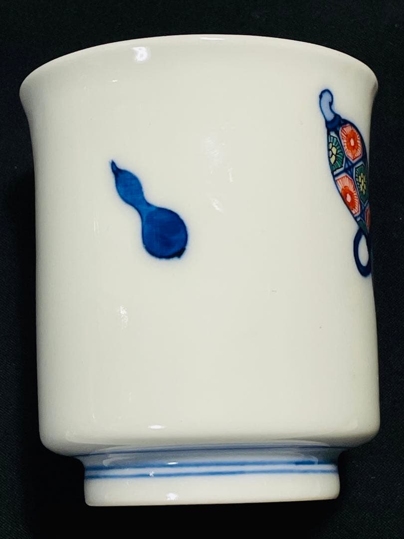 未使用品十二代酒井田柿右衛門　染錦瓢箪画夫婦蓋付湯呑み