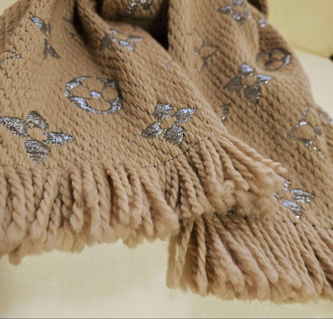 ルイヴィトン　エシャルプ　シャイン　ロゴマニア　モノグラム　ベージュ　マフラー