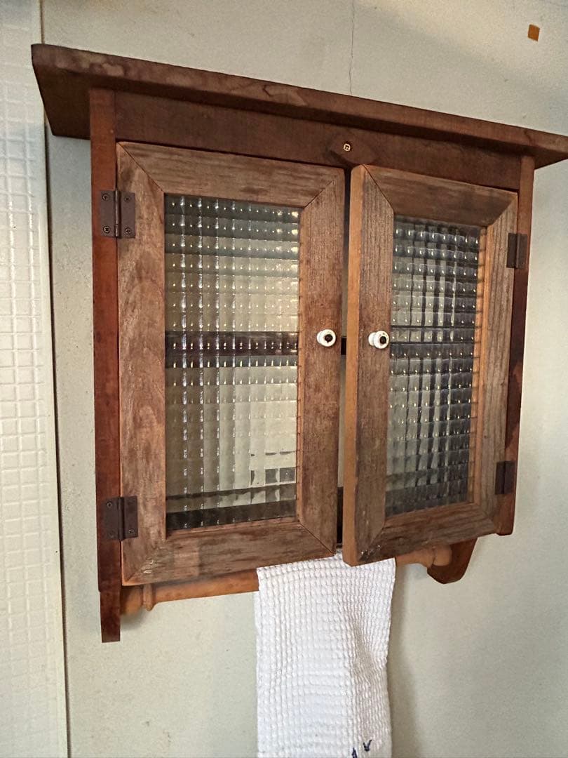 ★流木で作製　壁掛けキャビネット チェッカーガラス扉付き