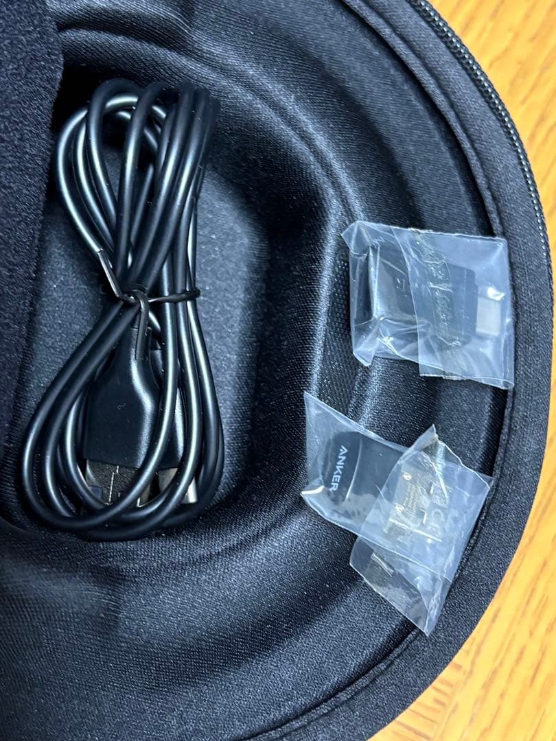 Anker PowerConf H700（ワイヤレスヘッドセット）充電スタンド付