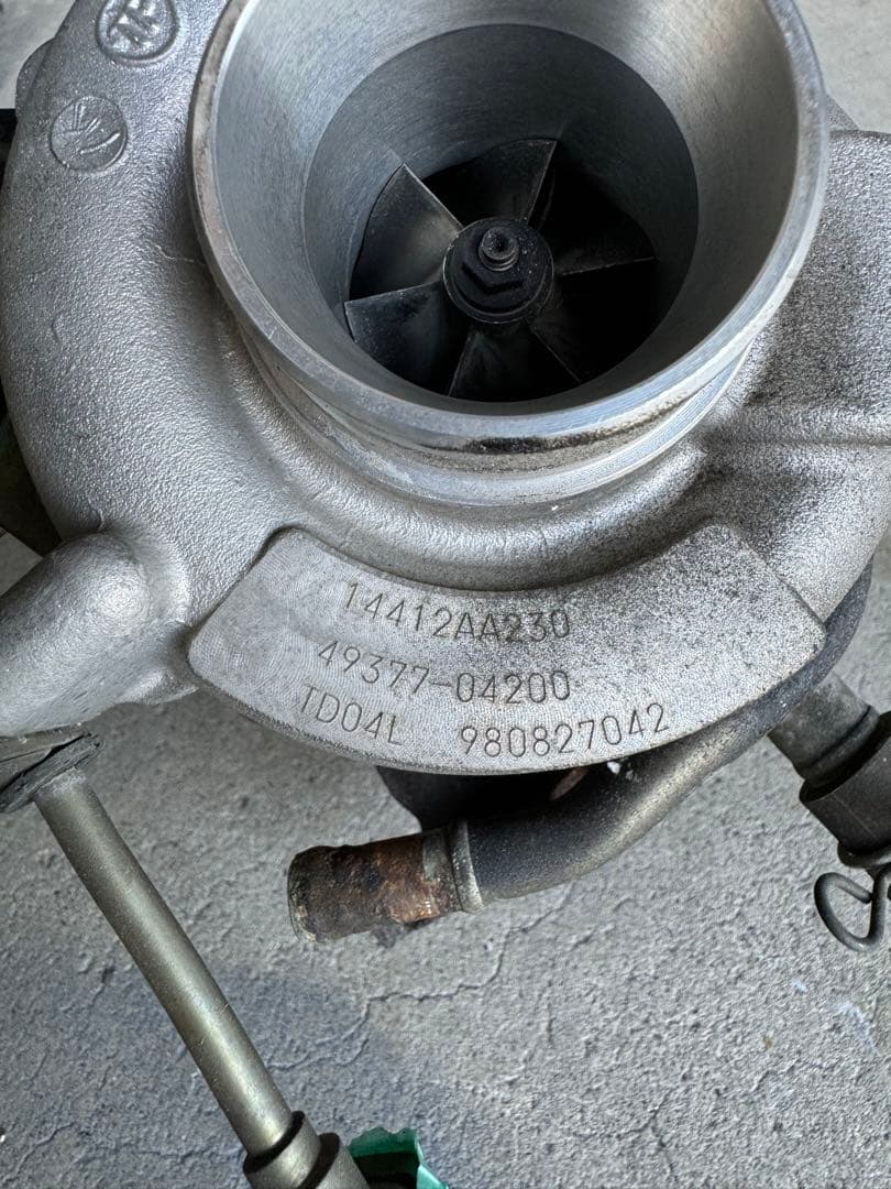 インプレッサ　ワゴン　WRX　GF8　純正タービン　　　TD04L