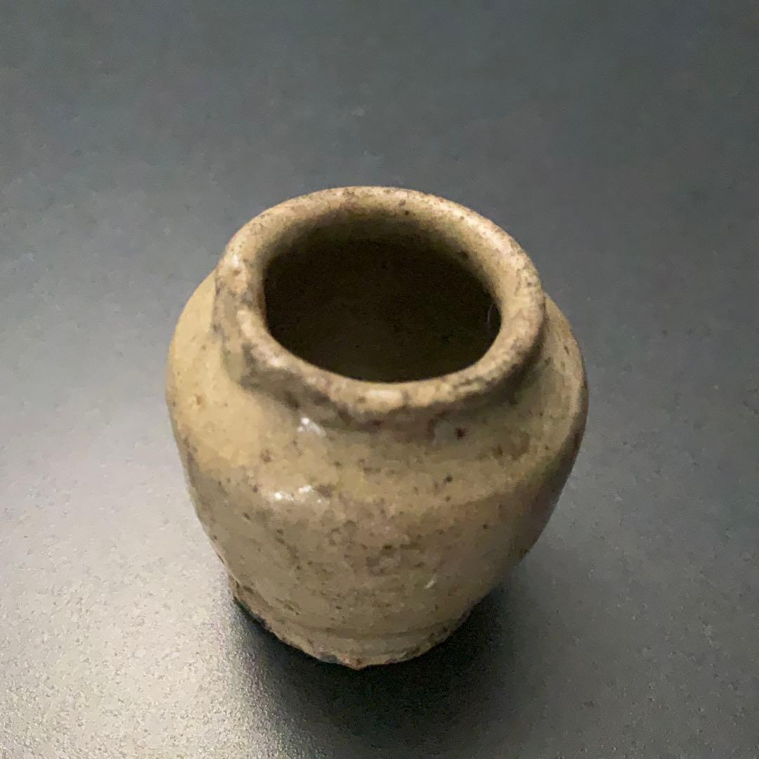 高麗青磁　米色青磁小壺　韓国　骨董　R1399ダM