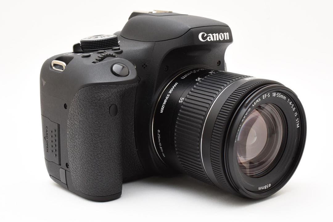 デジタルカメラ canon kiss x8i/EF18-55mm F4-5.6 IS STM
