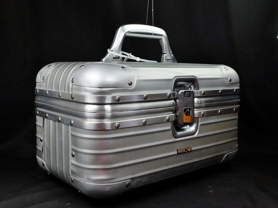 リモワ　982.73 旧盤『TOPAS/トパーズ』ビューティケース 19L 鍵付