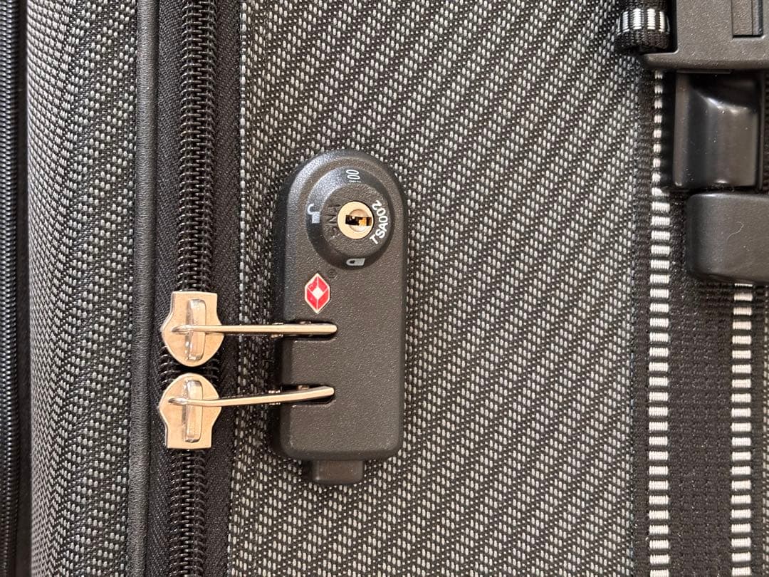 【大幅値引】シフレ escape大容量 138キャリーケース TSAロック付き