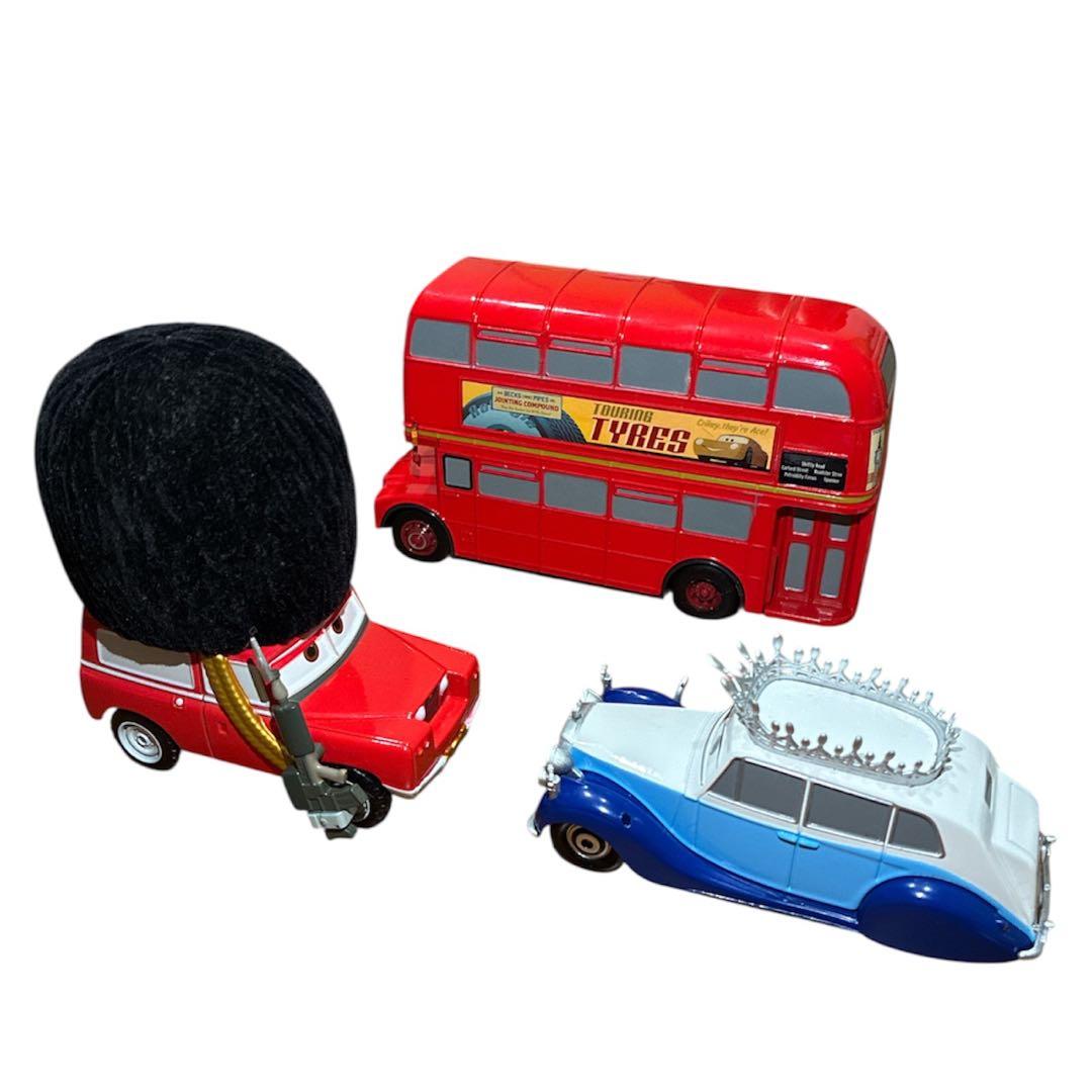 カーズ　クイーン　ハイギア軍曹　トッパーデッキントン3世 ディズニーストアレア